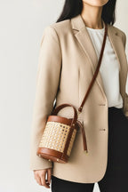 sac à bandoulière et seau en cuir camel et cannage made in Italy - Fiorella