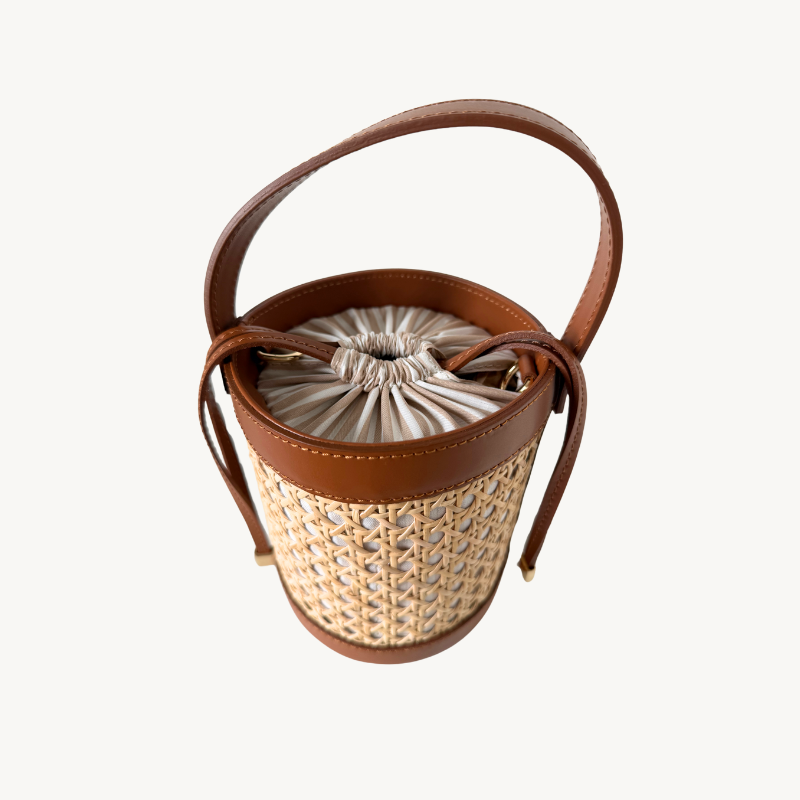 sac à bandoulière et seau en cuir camel et cannage made in Italy - Fiorella