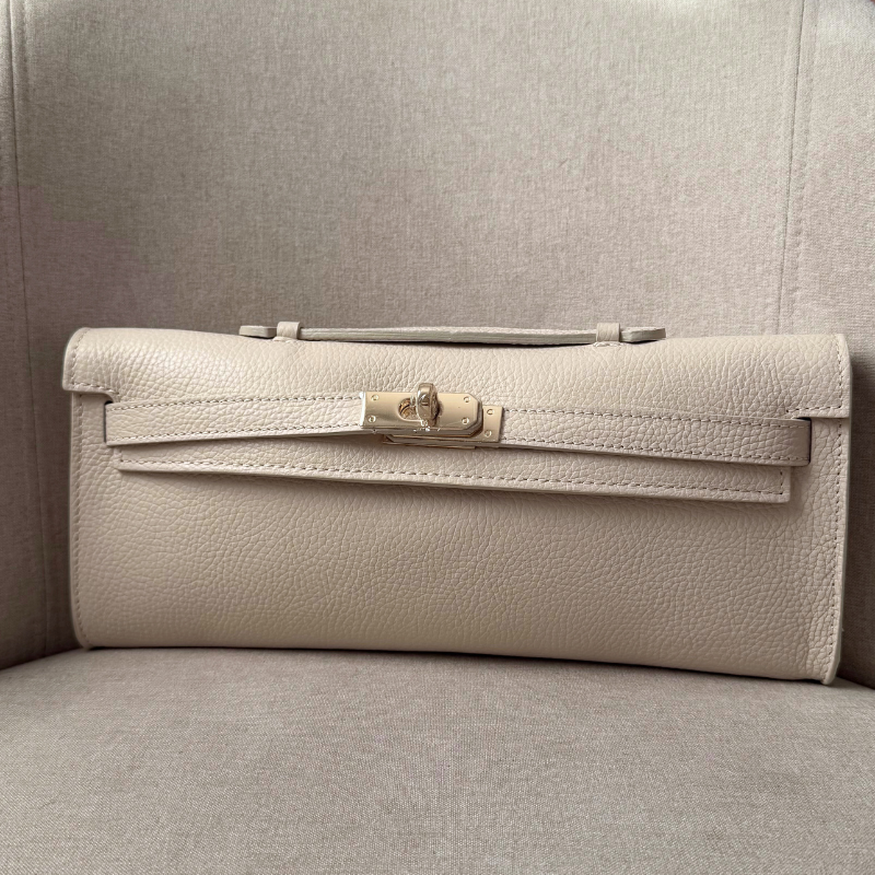 Pochette ivoire en cuir et boucle dorée made in Italy - Fiorella