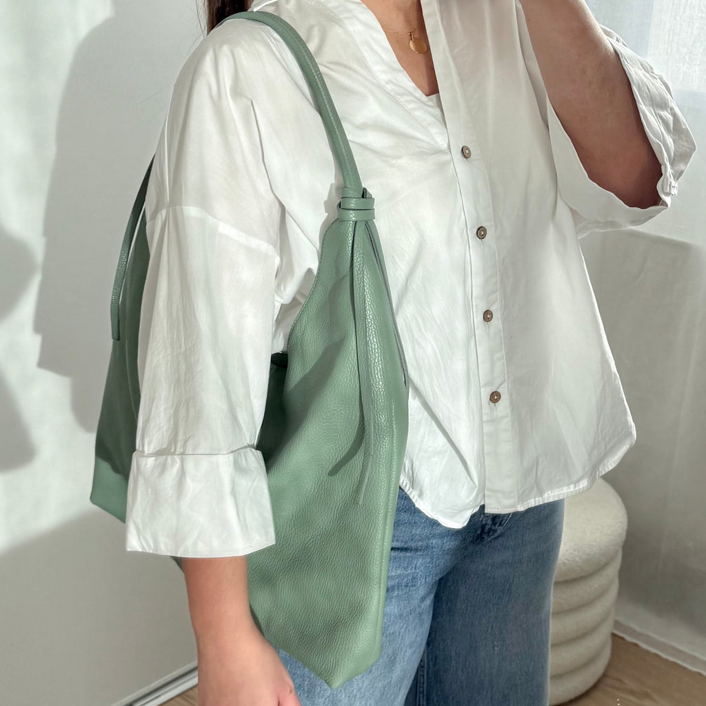 Sac hobo vert d'eau en cuir fabriqué en Italie - Fiorella