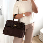 sac à main marron foncé en daim avec boucle dorée made in italy - Fiorella