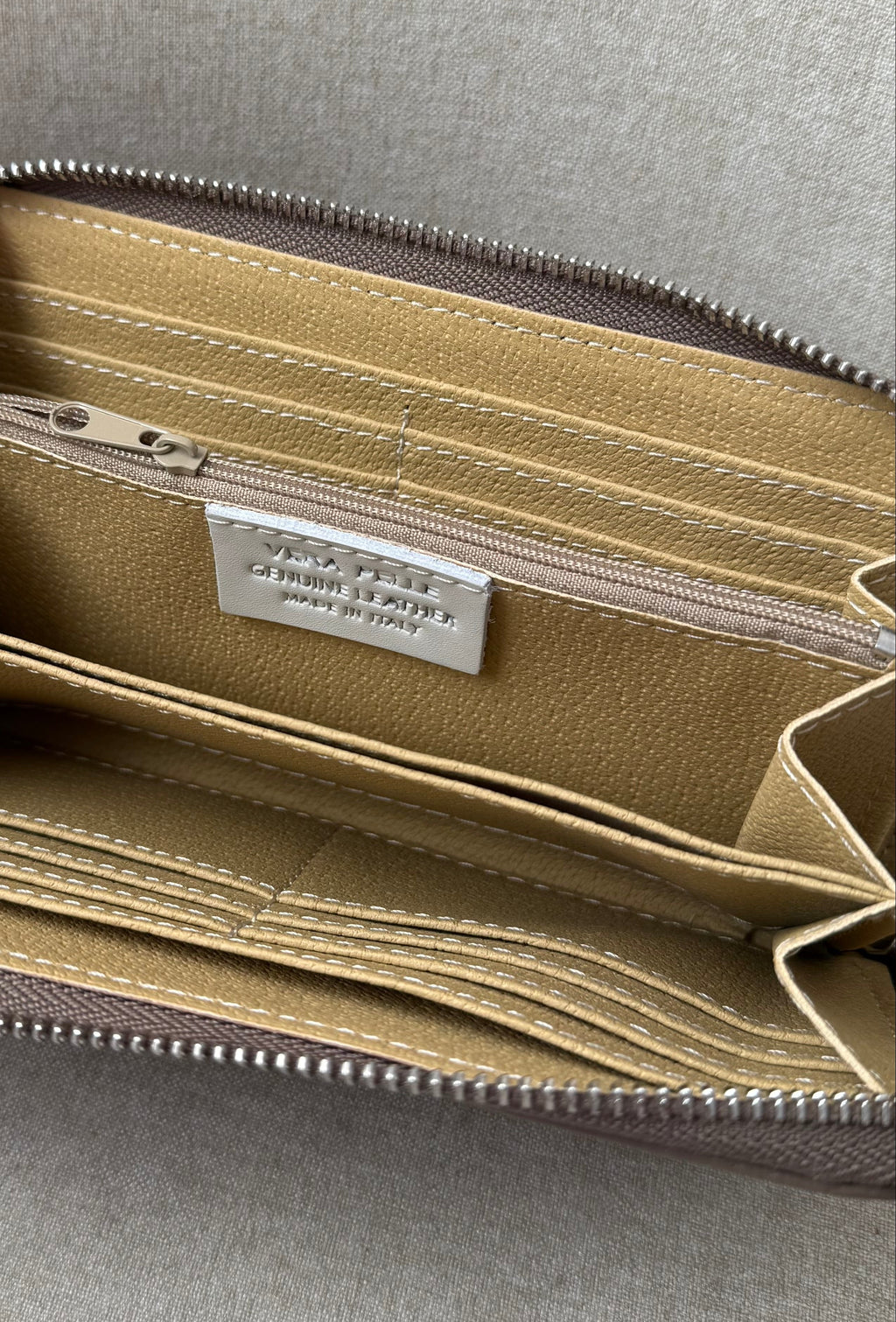 Portefeuille taupe en cuir made in Italy - Fiorella