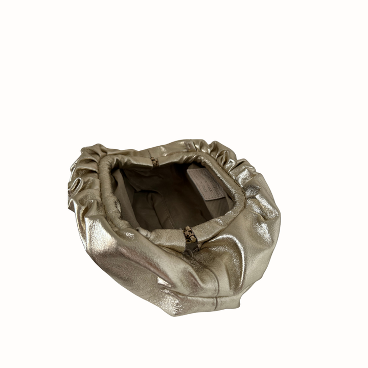 Pochette femme en cuir doré fabriquée en Italie, portée main ou bandoulière