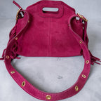 Sac a bandouliere rose fuchsia a franges en daim fabrique en Italie 
