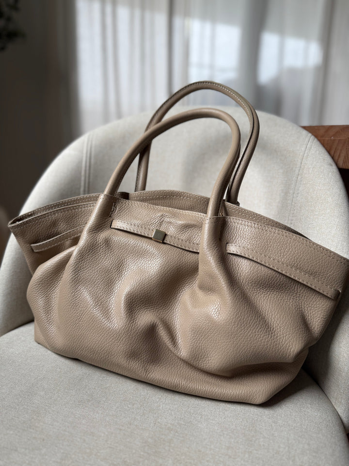 Sac à main fourre-tout taupe en cuir grainé souple, fabriqué en Italie