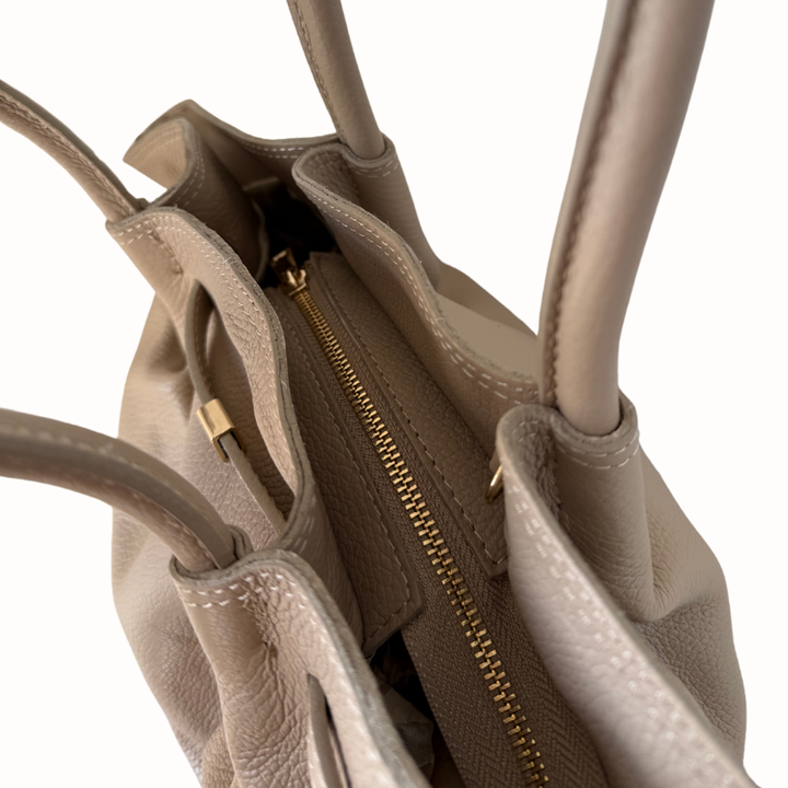 Sac à main fourre-tout taupe en cuir grainé souple, fabriqué en Italie