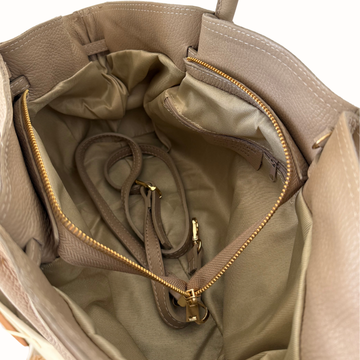 Sac à main fourre-tout taupe en cuir grainé souple, fabriqué en Italie