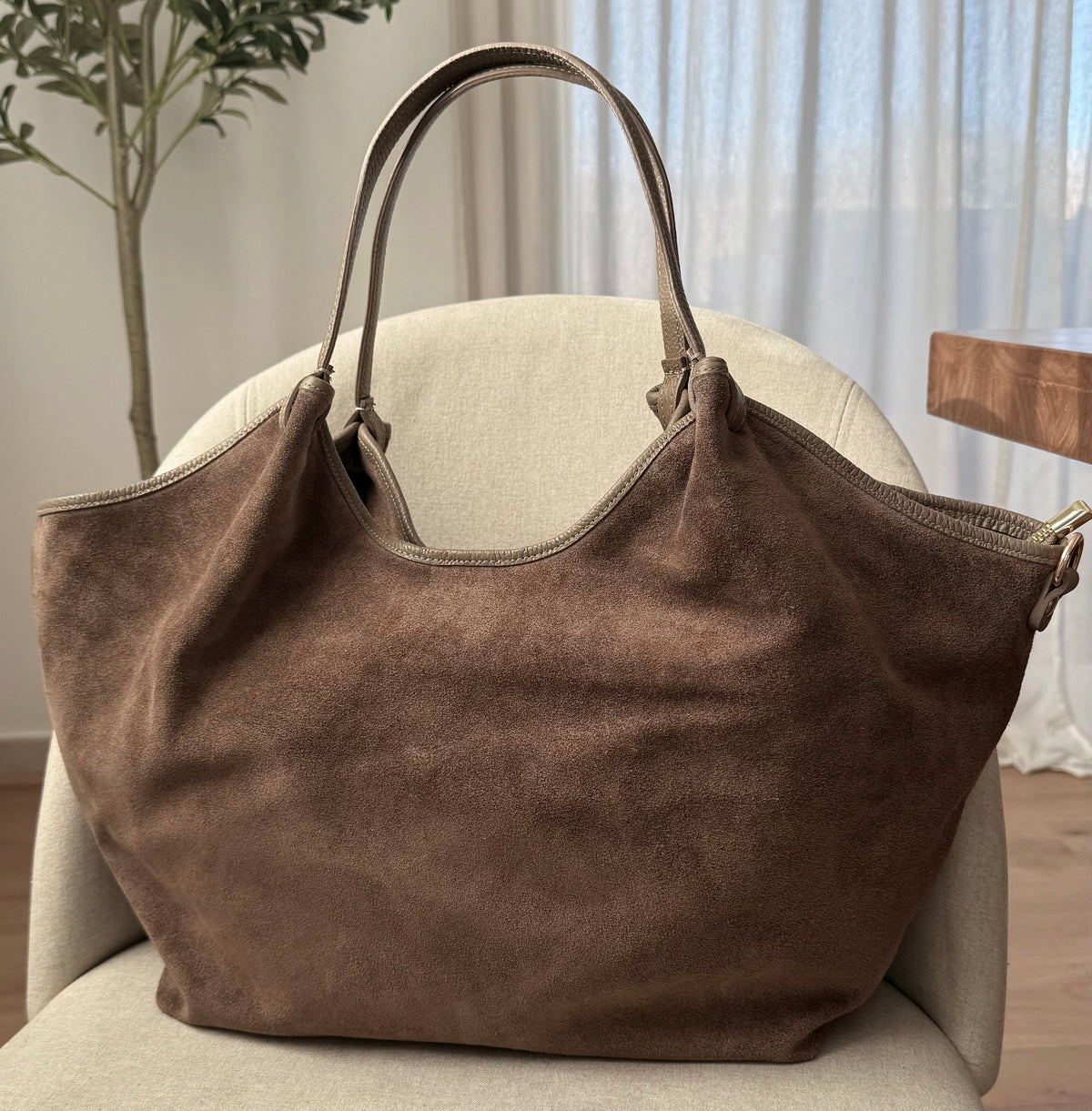 Sac cabas fourre-tout taupe en daim made in Italy 