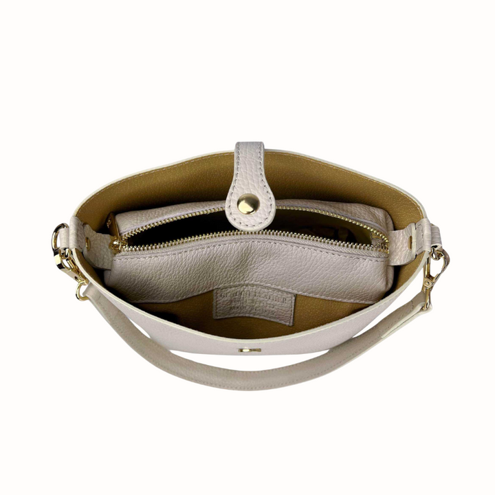 Sac seau Elisa en cuir grainé beige, fabrication italienne, porté épaule ou bandoulière