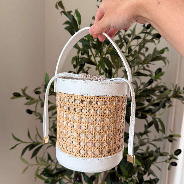 sac à bandoulière et seau en cuir blanc et cannage made in Italy - Fiorella