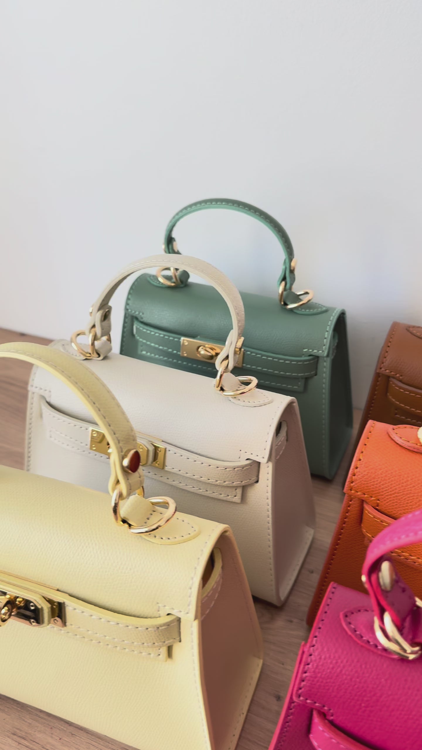Sac à bandoulière en cuir et boucle dorée made in italy - Fiorella