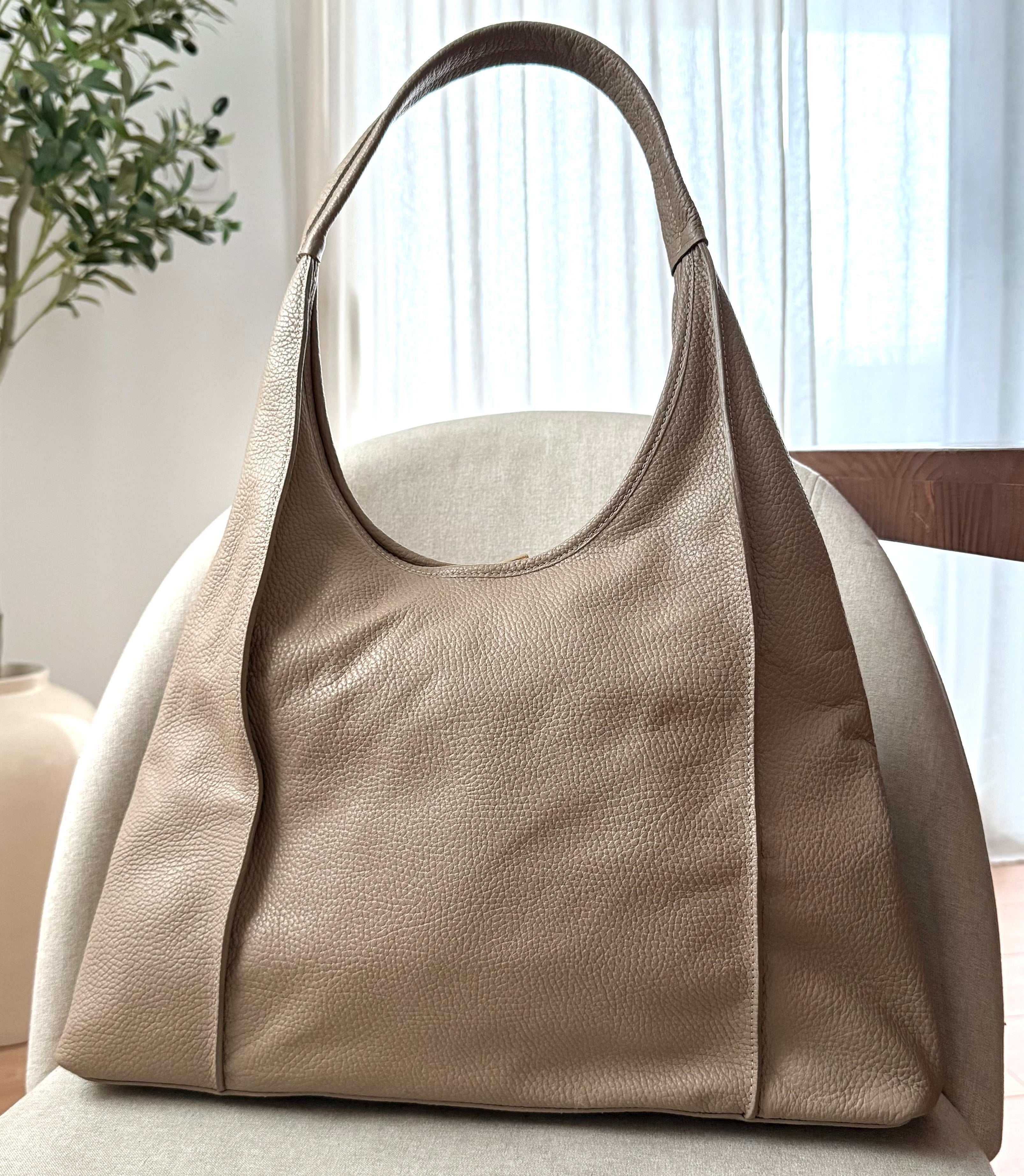 sac hobo taupe en cuir fabrique en Italie pour femme