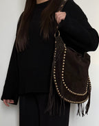 sac épaule marron foncé en daim à franges et clous dorés made in italy - Fiorella