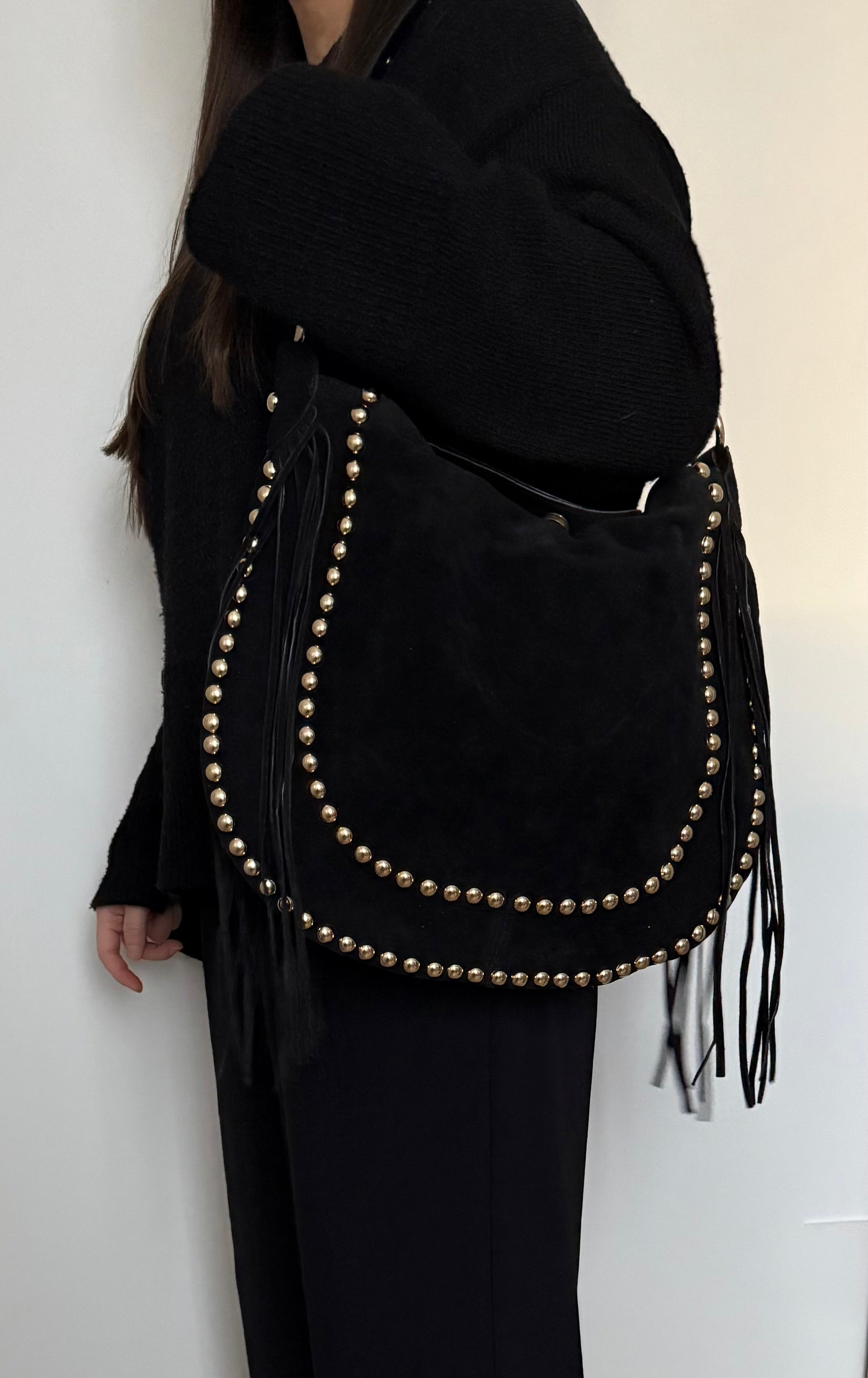 sac épaule noir en daim à franges et clous dorés made in italy - Fiorella