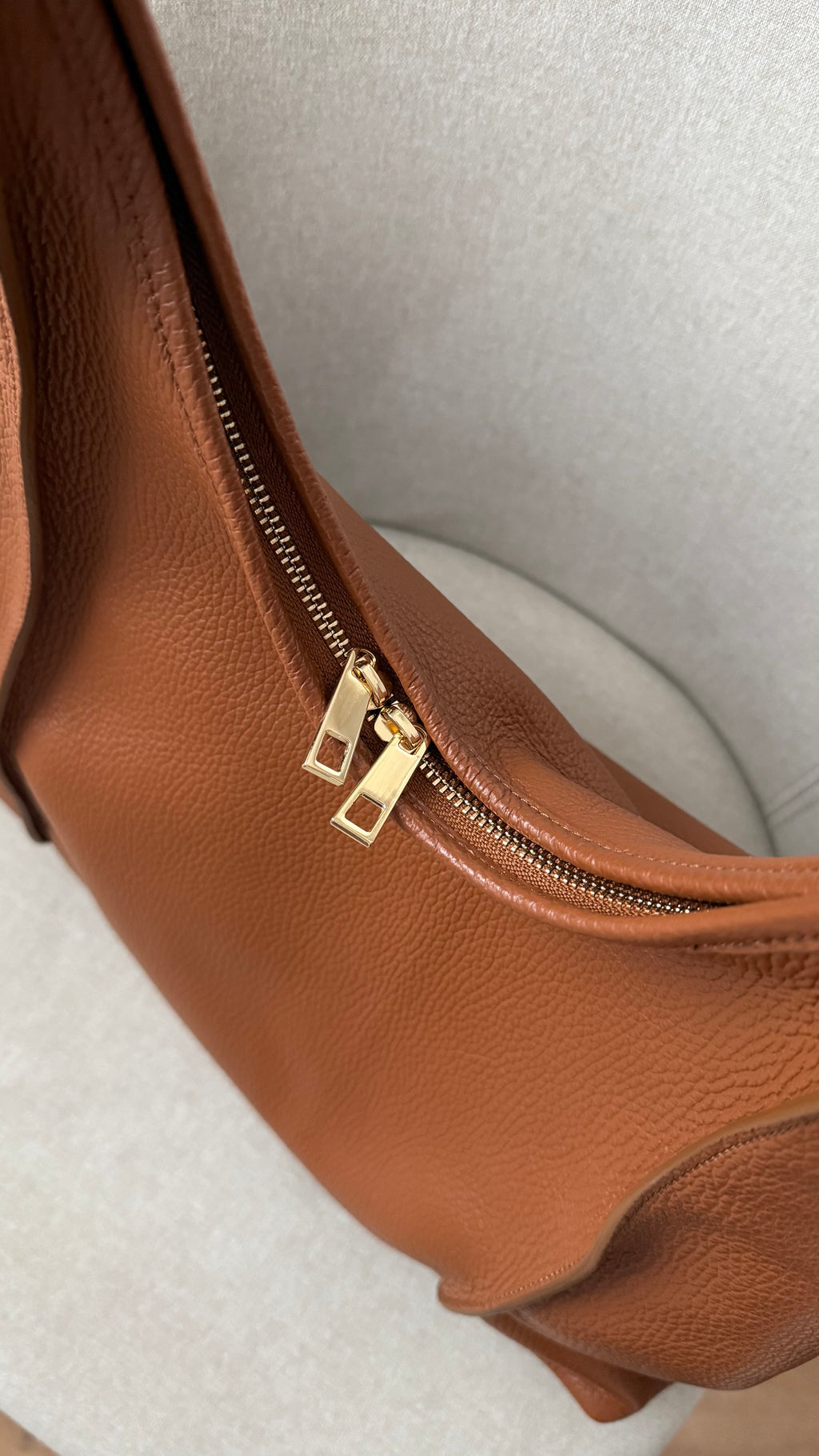 Sac hobo camel en cuir fabriqué en Italie - Fiorella