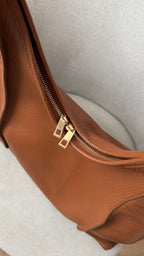 Sac hobo camel en cuir fabriqué en Italie - Fiorella